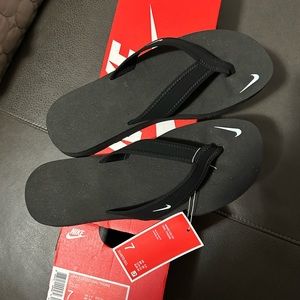 Nike Celso thong sandals women size 7
